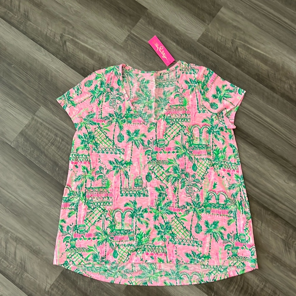 Lilly Pulitzer V neck Tee